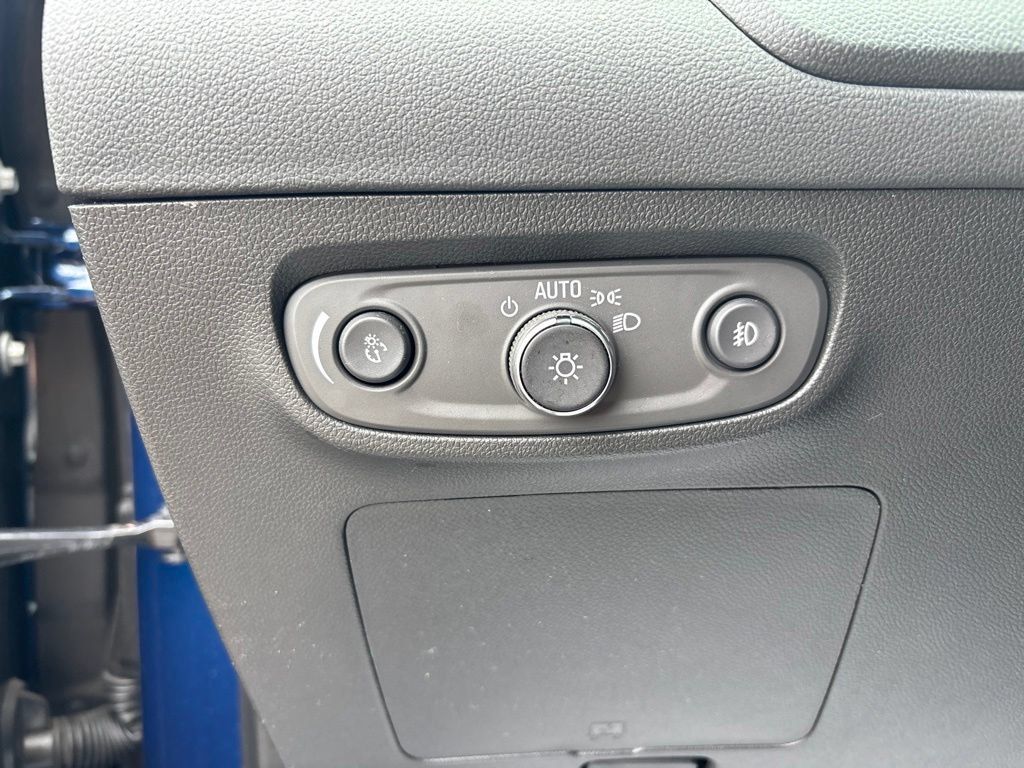 Used 2023 Buick Encore GX Essence w/ Experience Buick Package FWD image 24