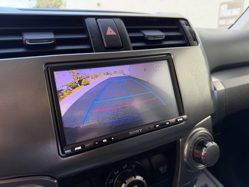 Used 2014 Toyota 4Runner SR5 AWD/4WD image 33