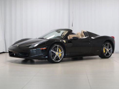 Used 2015 Ferrari 458 Spider image 2
