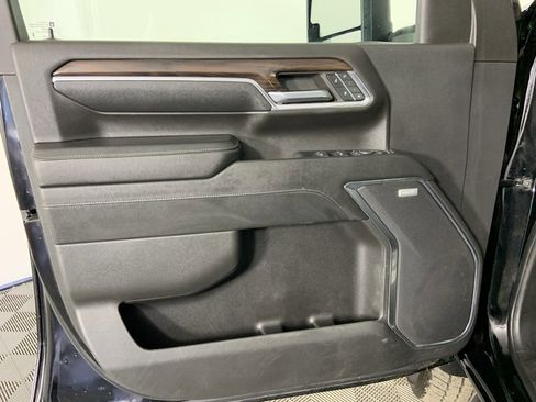 Used 2024 GMC Sierra 3500 SLT w/ SLT Convenience Package image 23