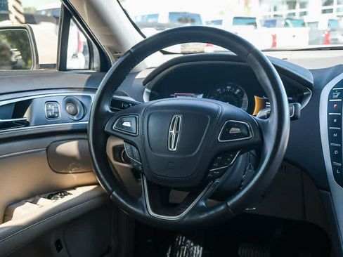 Used 2019 Lincoln MKZ Reserve FWD image 12