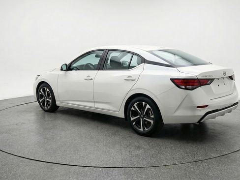 Used 2025 Nissan Sentra SV image 5