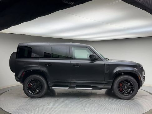 Used 2024 Land Rover Defender 110 X image 9