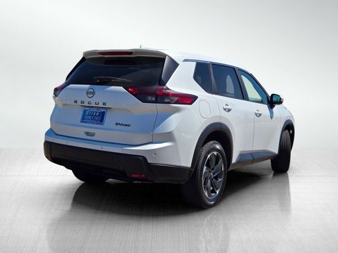 Used 2024 Nissan Rogue SV AWD/4WD image 4