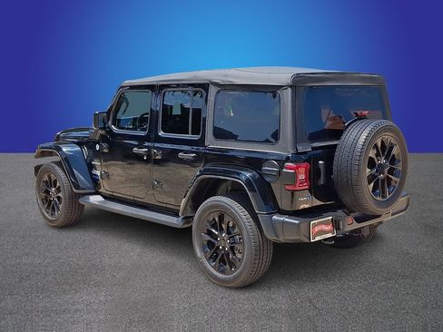 Used 2021 Jeep Wrangler Unlimited Sahara w/ Cold Weather Group AWD/4WD image 6