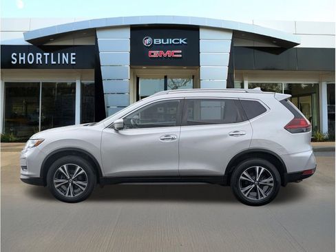 Used 2020 Nissan Rogue SV w/ Premium Package AWD/4WD image 6