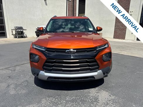 Used 2022 Chevrolet TrailBlazer LT w/ LPO, Blackout Package AWD/4WD image 2