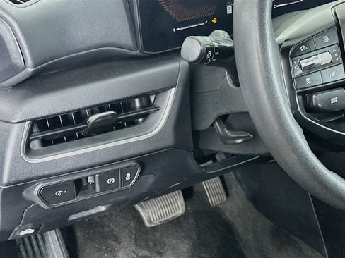 Used 2025 Kia K4 FWD image 17