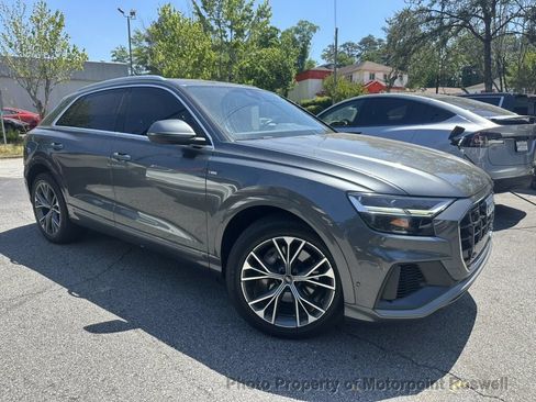 Used 2022 Audi Q8 Premium Plus AWD/4WD image 4