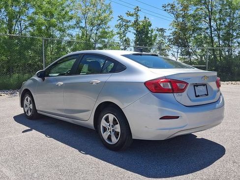 Used 2018 Chevrolet Cruze LS FWD image 6
