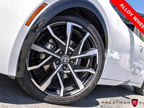 Used 2024 Toyota Prius Prime FWD image 13