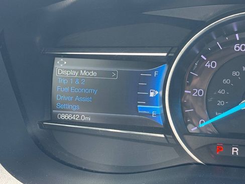 Used 2018 Ford Explorer XLT w/ Equipment Group 201A FWD image 18