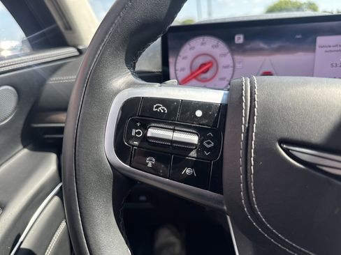 Used 2025 Genesis GV80 3.5T Prestige AWD/4WD image 6