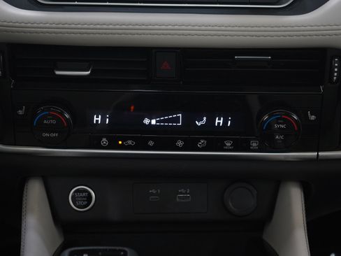 Used 2023 Nissan Rogue SL image 19