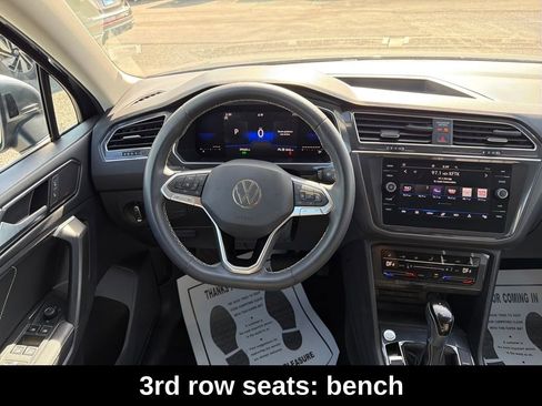 Used 2023 Volkswagen Tiguan SE image 17