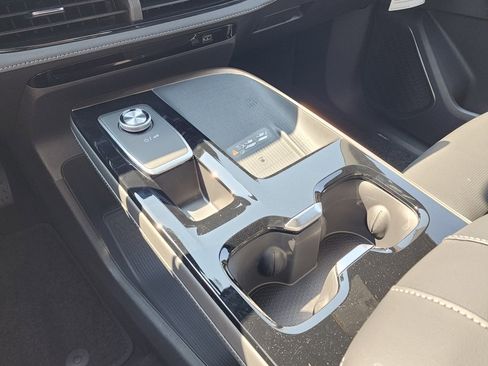 New 2026 Buick Enclave Avenir w/ Super Cruise Package image 32