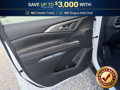 Used 2026 Chevrolet Traverse LT w/ Driver Confidence Package FWD image 16