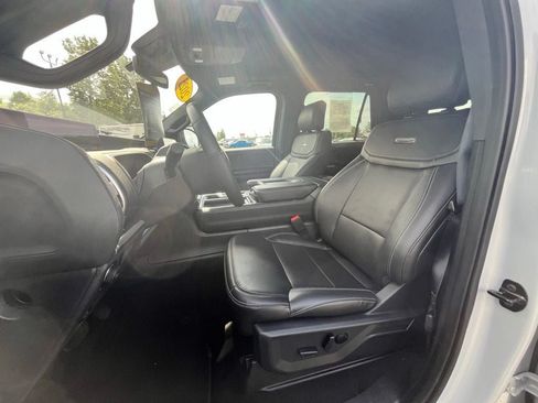 Used 2025 Ford Expedition Max Platinum w/ Stealth Appearance Package AWD/4WD image 11