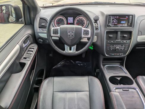Used 2019 Dodge Grand Caravan GT FWD image 14