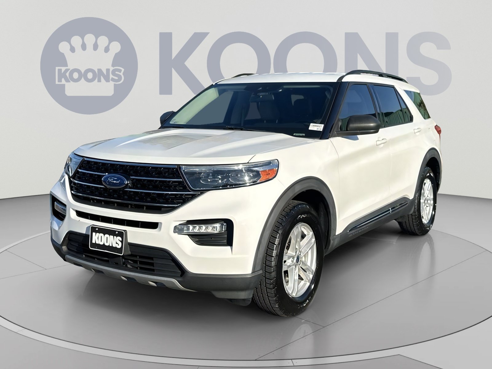 Used 2020 Ford Explorer XLT w/ Equipment Group 202A AWD/4WD image 5