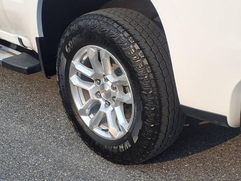 Used 2025 Chevrolet Silverado 1500 LT AWD/4WD image 9