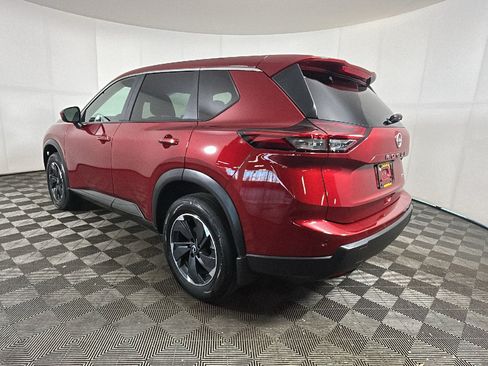 Certified 2026 Nissan Rogue SV AWD/4WD image 5