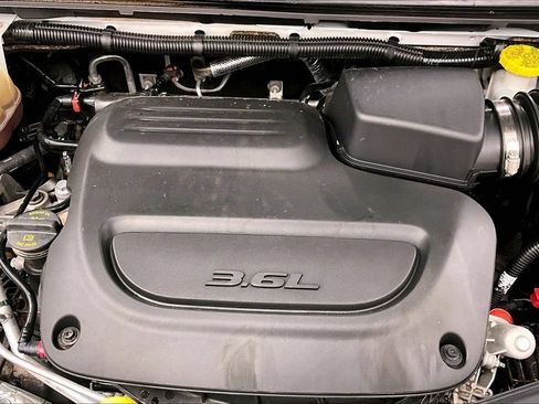Used 2023 Chrysler Voyager LX FWD image 32