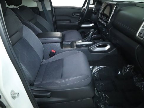 Used 2025 Nissan Frontier SV RWD image 33