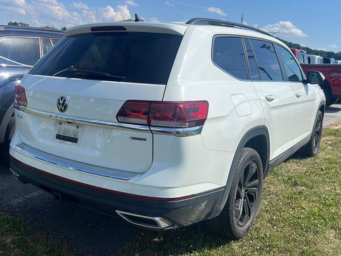 Used 2023 Volkswagen Atlas SE w/ Black Wheel Package AWD/4WD image 5