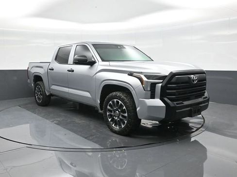 Used 2024 Toyota Tundra SR w/ SR Tow Package image 22