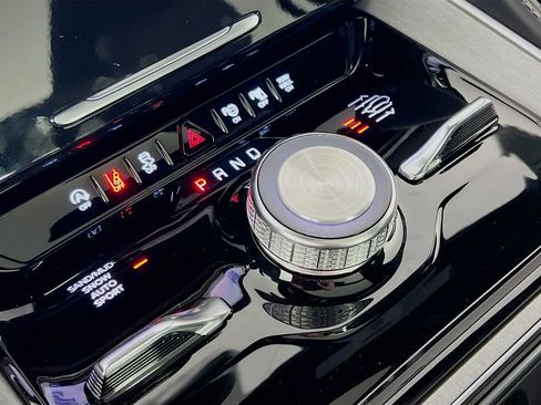 New 2026 Jeep Grand Wagoneer L Limited AWD/4WD image 17