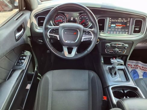 Used 2017 Dodge Charger SXT image 9
