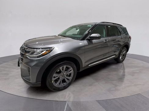 Used 2025 Ford Explorer Active w/ Active Comfort Package AWD/4WD image 1