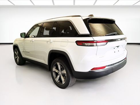 Used 2022 Jeep Grand Cherokee Limited AWD/4WD image 6