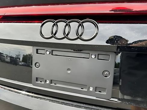 Used 2023 Audi Q8 Premium Plus AWD/4WD image 15