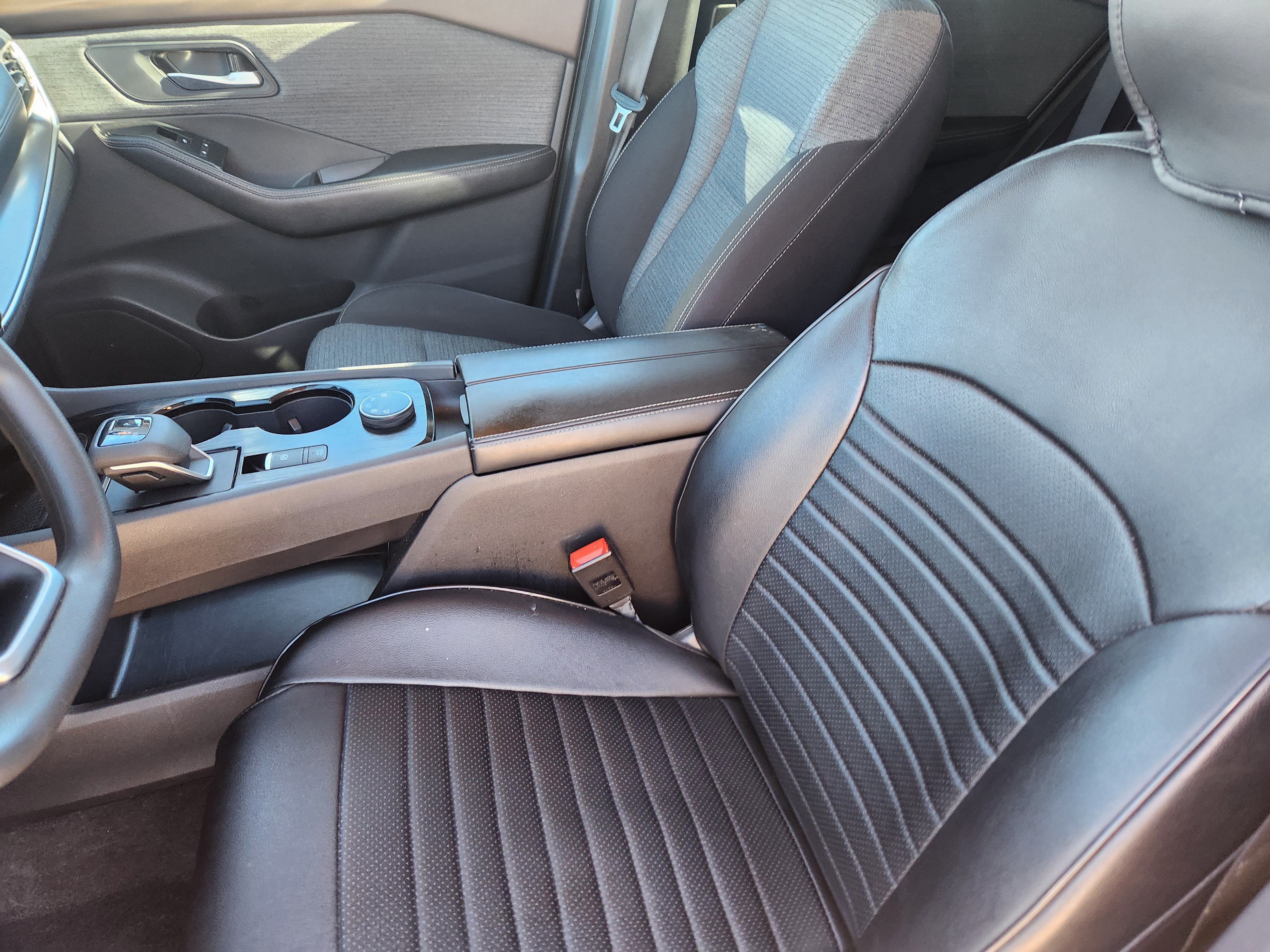Used 2021 Nissan Rogue SV AWD/4WD image 9