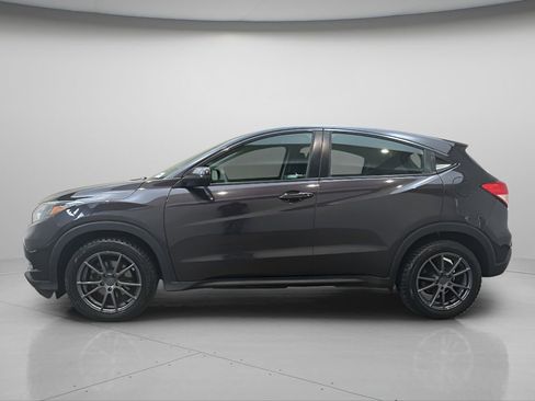 Used 2018 Honda HR-V LX image 2
