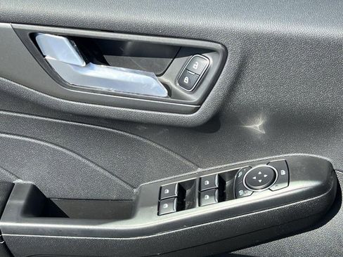 Used 2025 Ford Escape SE image 15