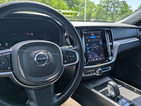 Used 2024 Volvo S60 B5 Core FWD image 32