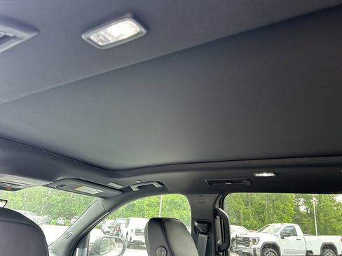 New 2026 GMC Acadia AT4 w/ Luxury Package AWD/4WD image 32