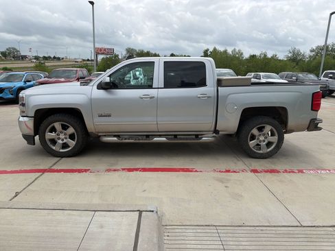 Used 2018 Chevrolet Silverado 1500 LT w/ Texas Edition image 2
