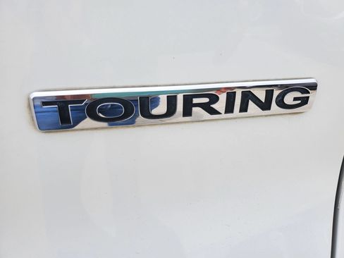Used 2019 Honda Pilot Touring image 4
