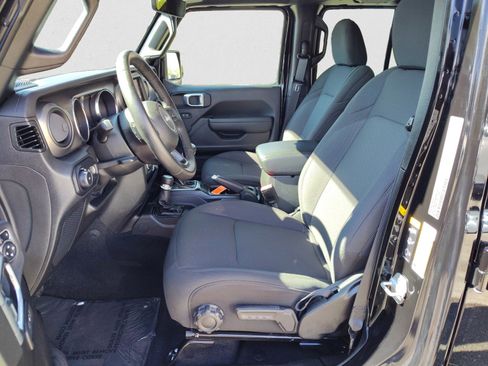 Used 2022 Jeep Wrangler Unlimited Sport image 10