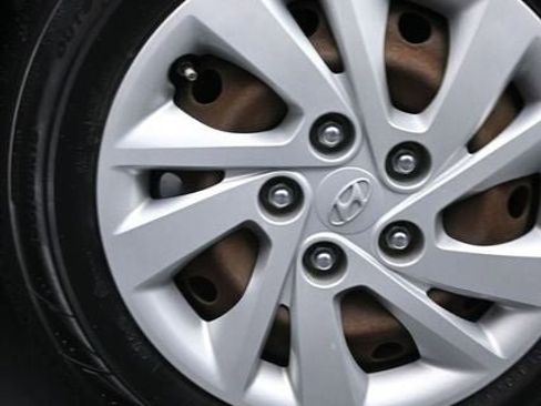 Used 2017 Hyundai Elantra SE image 15