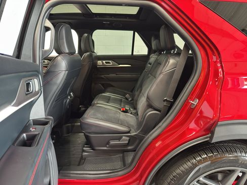 Used 2025 Ford Explorer ST AWD/4WD image 10