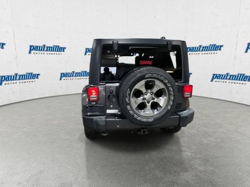 Used 2016 Jeep Wrangler Unlimited Sahara w/ Max Tow Package image 9