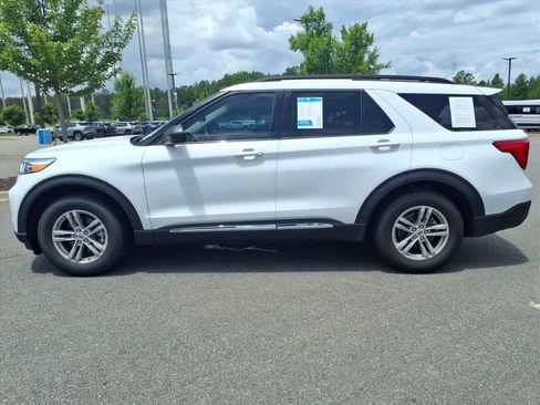 Used 2024 Ford Explorer XLT w/ Equipment Group 202A RWD image 35