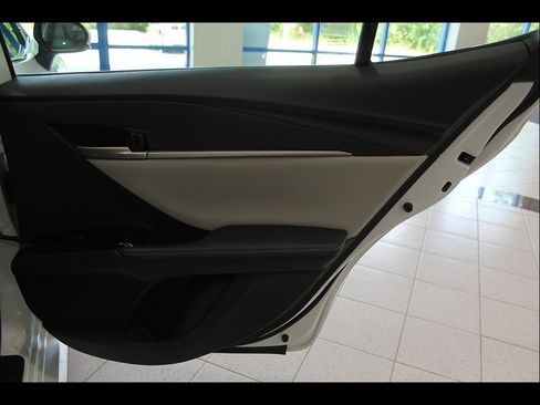 Used 2025 Toyota Camry XLE AWD/4WD image 22