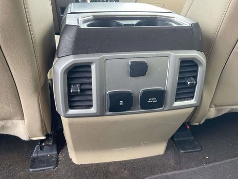 Used 2020 Ford F150 Lariat image 12