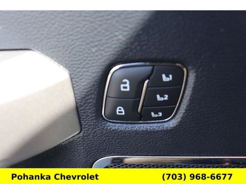 Used 2022 Ford F250 Lariat w/ Black Appearance Package AWD/4WD image 21
